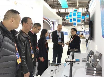 2018保密技術交流大會智能黑科技滿滿,青橙VOGA 2 AI激光投影手機隆重登場